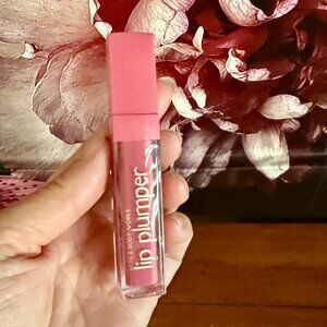 NEW CORAL OF THE STORY Plumping Lip Gloss  Bath and Body Works